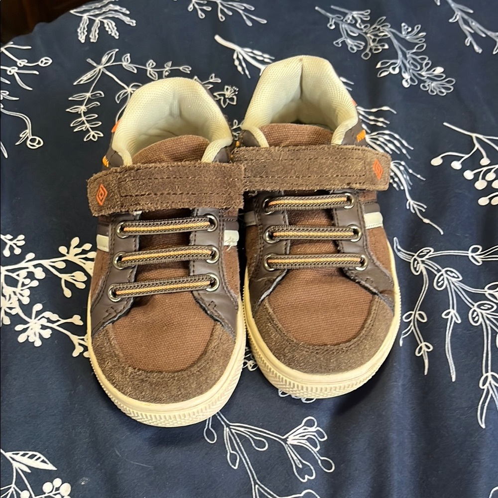 Dream Pairs Brown Sneakers Boys Sz 11